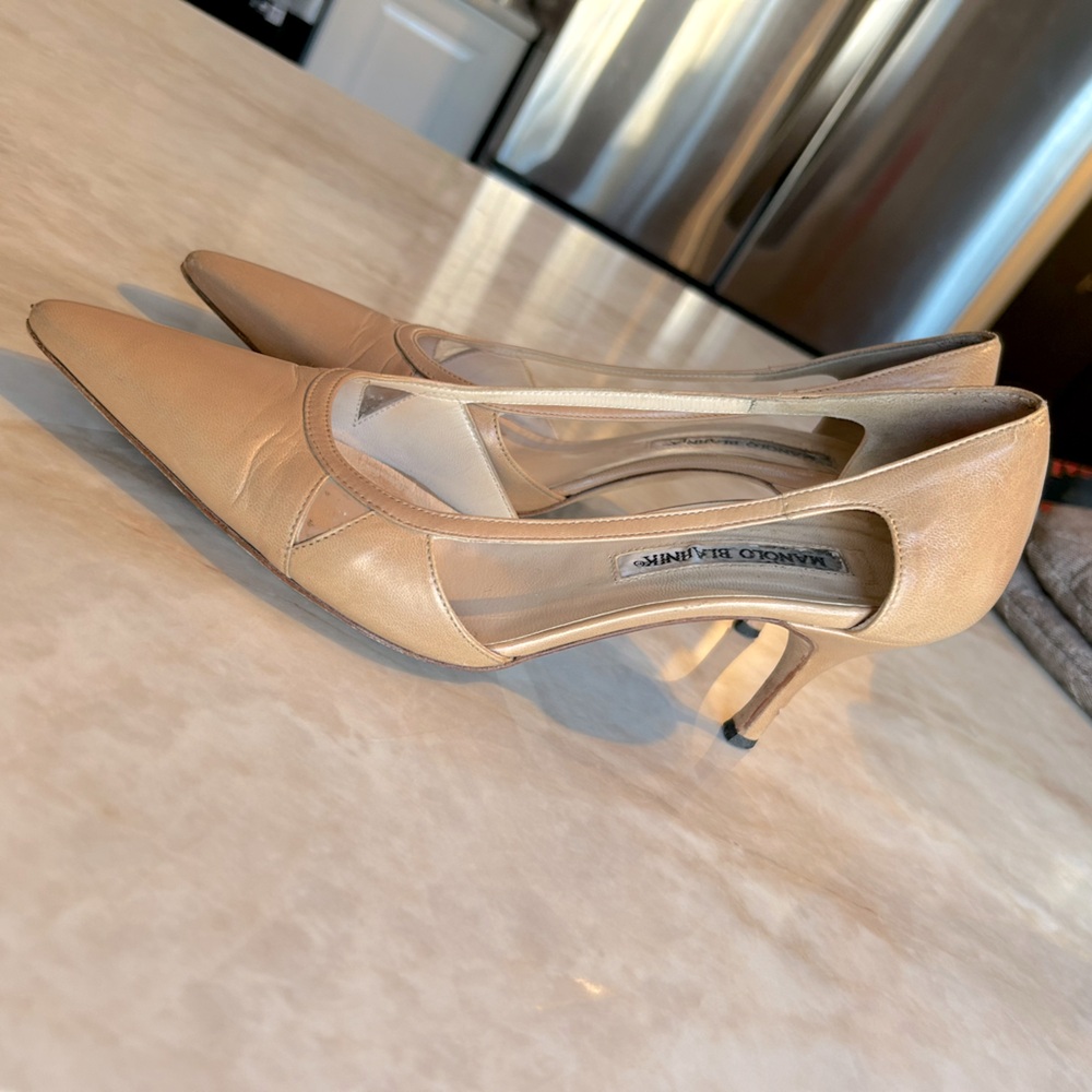 Vintage Manolo Blahnik heels size 37